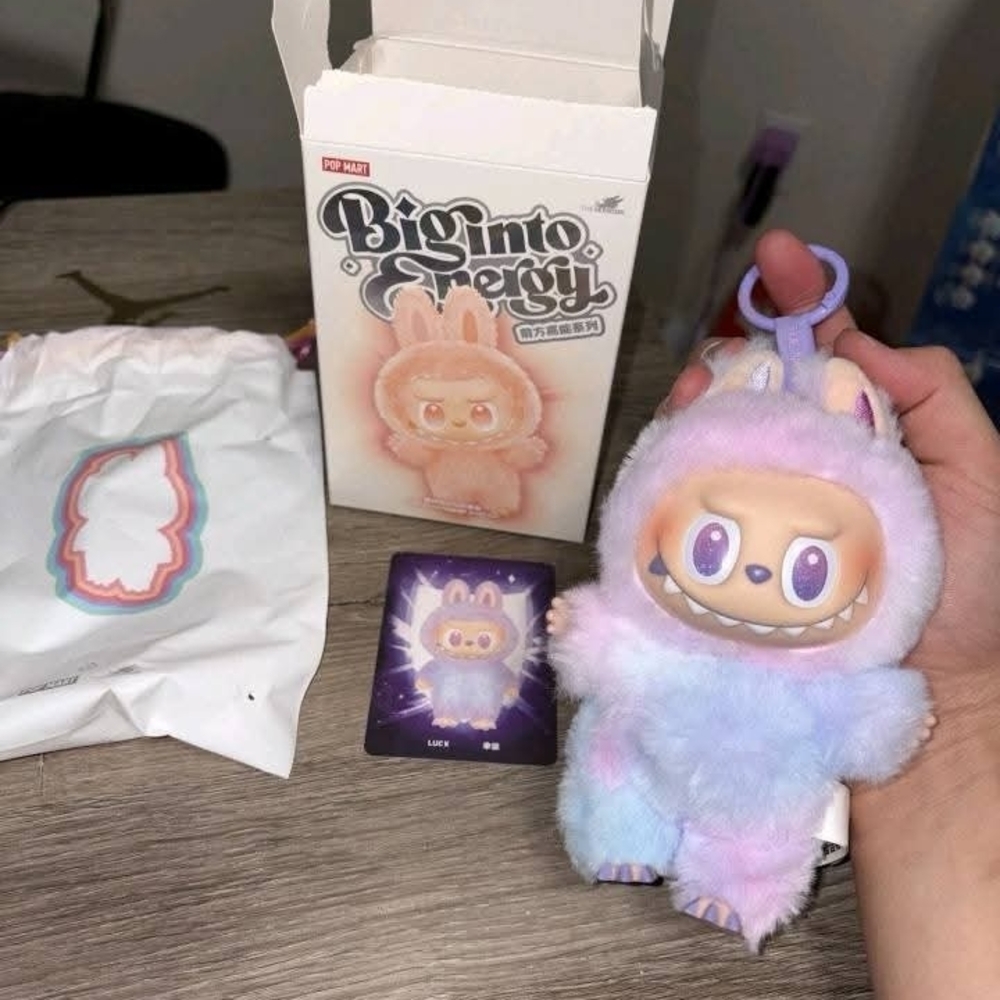 Labubu Plush Doll Keychain Just 1 Surprise 🫢 Blinded Labubu Doll sealed in box - Picture 2 of 3